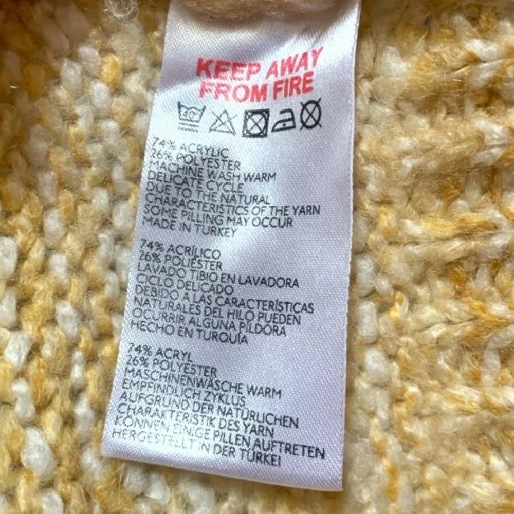 URBAN OUTFITTERS Cozy Cropped Bubble Sleeve Oversized Sweater sz L - Picture 7 of 8